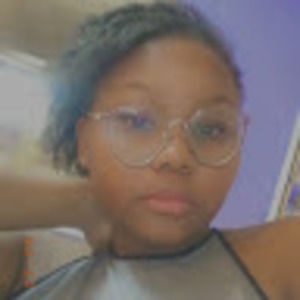 Meet your Posher, Naomi gracielle